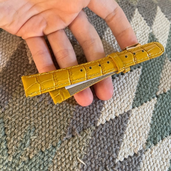 New invicta quick release 16mm yellow genuine leather watch band - Picture 6 of 6